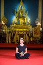 Im Tempel des Marmorbuddha inmitten der Bangkoker Altstadt