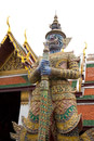 Ein Tempelwächter im Königspalast (Wat Pra Kheo) in Bangkok