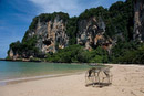 Ein Krabbenfangkorb am Strand von Tonsai